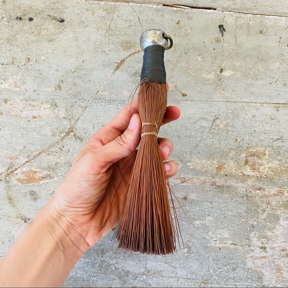 ♥️ Vintage ♥️ Old String Tied Metal Cap End Hanger Whisk Broom - Picture 7 of 12